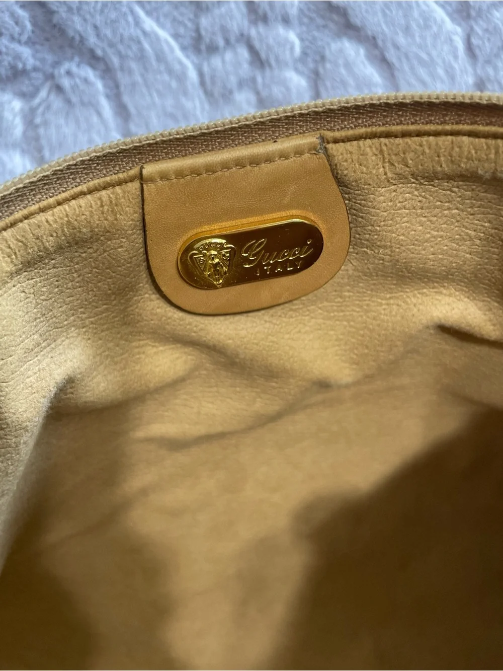 Gucci vintage pristine pouch w COA - Picture 3 of 12
